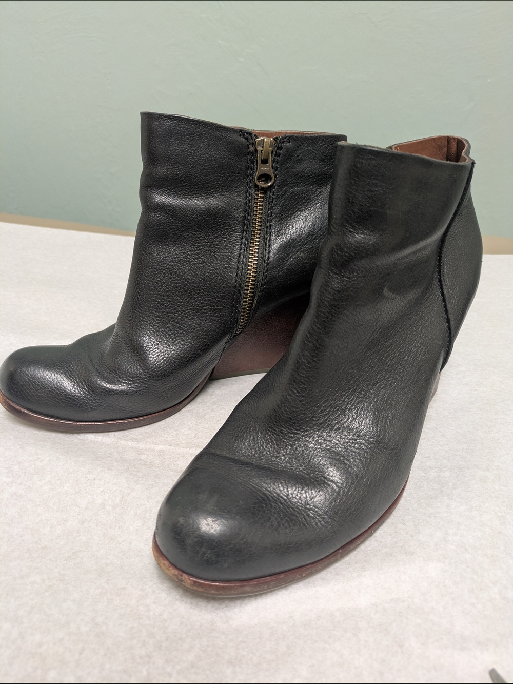 Kork-Ease Natalya Black Leather Ankle Booties w/Side Zip Sz:8.5 Boho Chunky Heel